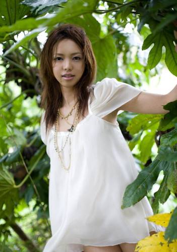 Hot And Sexy Brunette Chick From Japan Yura Aikawa Is Sexily Posing Outdoors Under The Tree - Japan on nudepicso.com