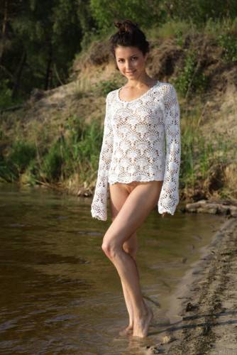 Filthy Divina A Is Stripping Enjoying The Fresh River And Hot Summer With Nude Body on nudepicso.com