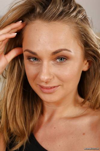 Stunning ukrainian blonde Ivana Sugar likes some hot foot fetish - Ukraine on nudepicso.com