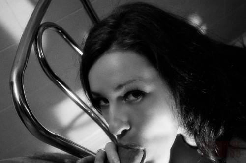 Camille Crimson Performing Oral Sex Turns Into Delicious Photographic Art on nudepicso.com