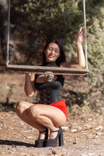 Voluptuous Beauty Sumiko Strips Down To Her High Heels - Ukraine on nudepicso.com