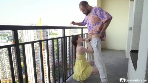 Fucking a hottie on the balcony is amazing on nudepicso.com