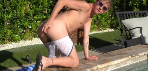 Twink Gives A Blowjob To His Buddy By The Pool on nudepicso.com