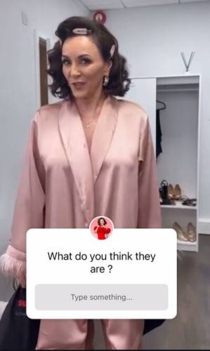 Shirleyballas on nudepicso.com